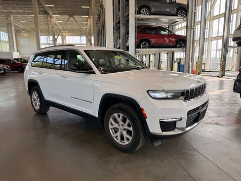Used 2021 Jeep Grand Cherokee L Limited AWD/4WD image 1
