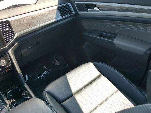 Certified 2023 Volkswagen Atlas Cross Sport SE AWD/4WD image 18