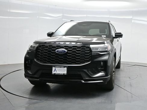 Used 2025 Ford Explorer ST-Line w/ Premium Package AWD/4WD image 32