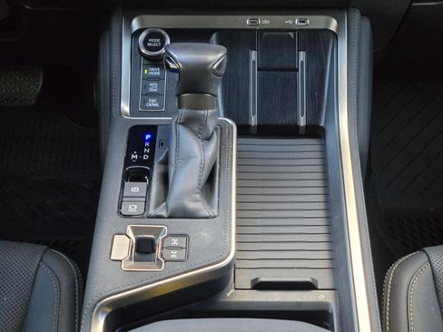 Used 2024 Lexus GX 550 AWD/4WD image 19
