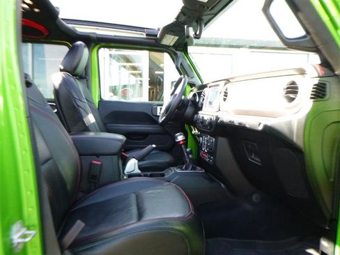 Used 2019 Jeep Wrangler Unlimited Rubicon w/ Uconnect 4C Nav & Sound Group image 8