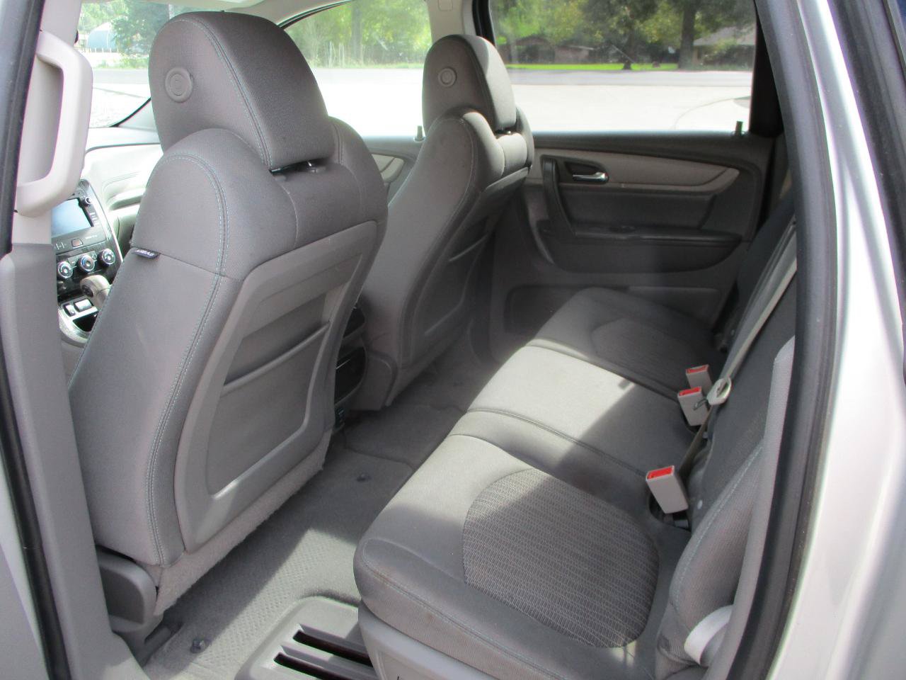 Used 2016 Chevrolet Traverse LT FWD image 14