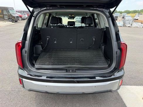 Used 2023 Kia Telluride LX AWD/4WD image 7
