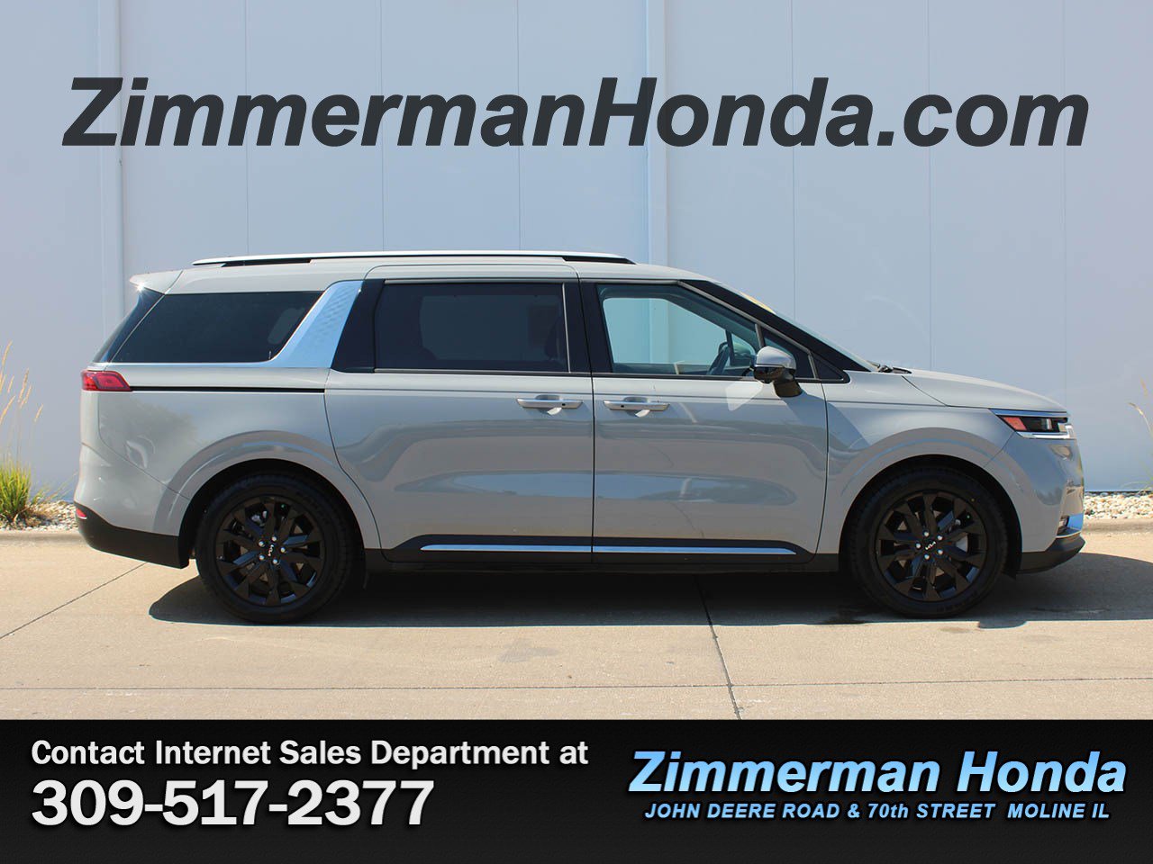 Used 2024 Kia Carnival SX FWD image 1