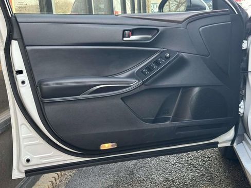 Used 2022 Toyota Avalon XLE image 12