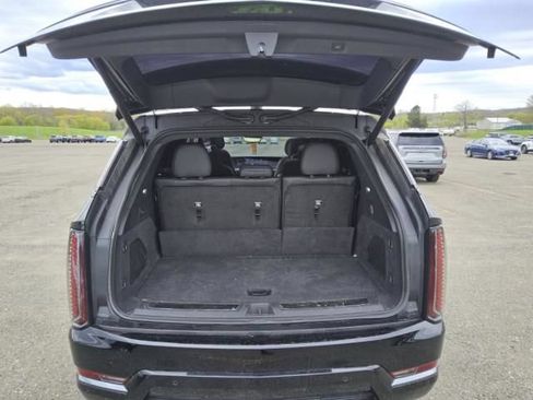 Used 2025 Cadillac Escalade IQ Sport 1 AWD/4WD image 9