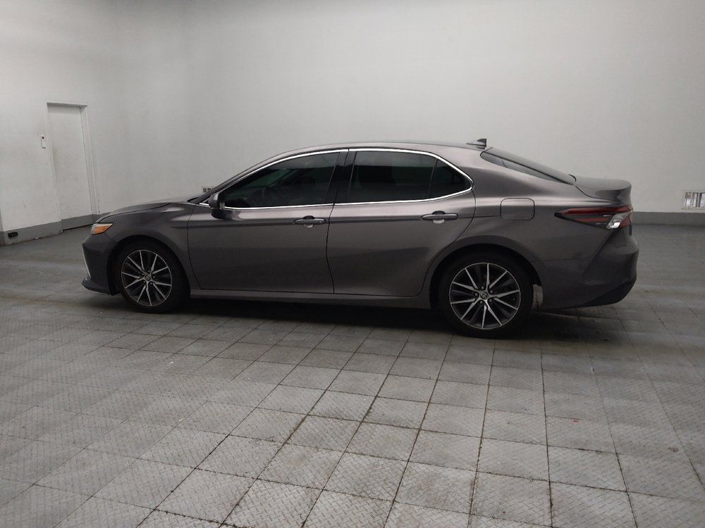 Used 2021 Toyota Camry XLE w/ Navigation Package FWD image 3