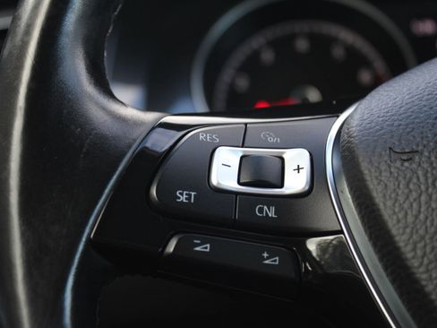 Used 2018 Volkswagen Golf S image 26