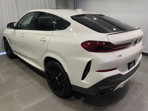 New 2026 BMW X6 M60i image 4
