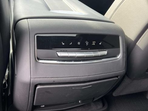 Used 2023 Cadillac Escalade Premium Luxury w/ Performance Package AWD/4WD image 17