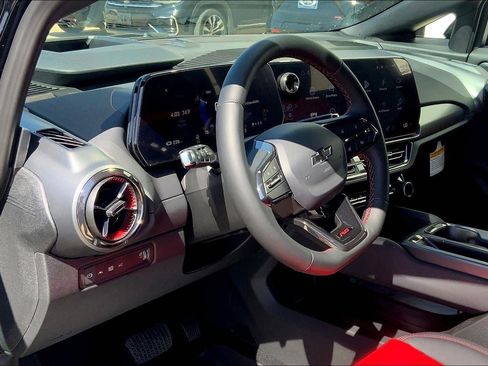 New 2025 Chevrolet Equinox EV RS w/ Convenience Package II AWD/4WD image 7