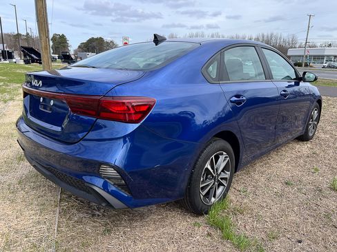 Used 2024 Kia Forte LXS w/ LXS Technology Package image 4