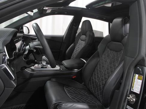 Used 2023 Audi SQ8 Prestige AWD/4WD image 5