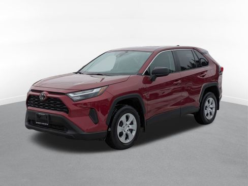 Used 2023 Toyota RAV4 LE image 5
