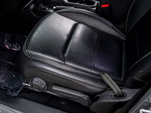 Used 2018 Jeep Wrangler Unlimited Sahara w/ Dual Top Group image 16