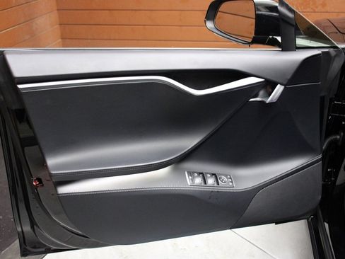 Used 2020 Tesla Model S Performance image 32