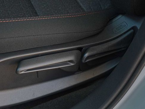 Used 2027 Honda HR-V Sport image 12