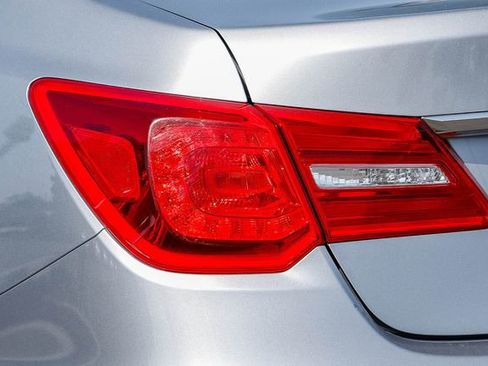 Used 2017 Acura RLX Sport Hybrid w/ Advance Pkg image 8