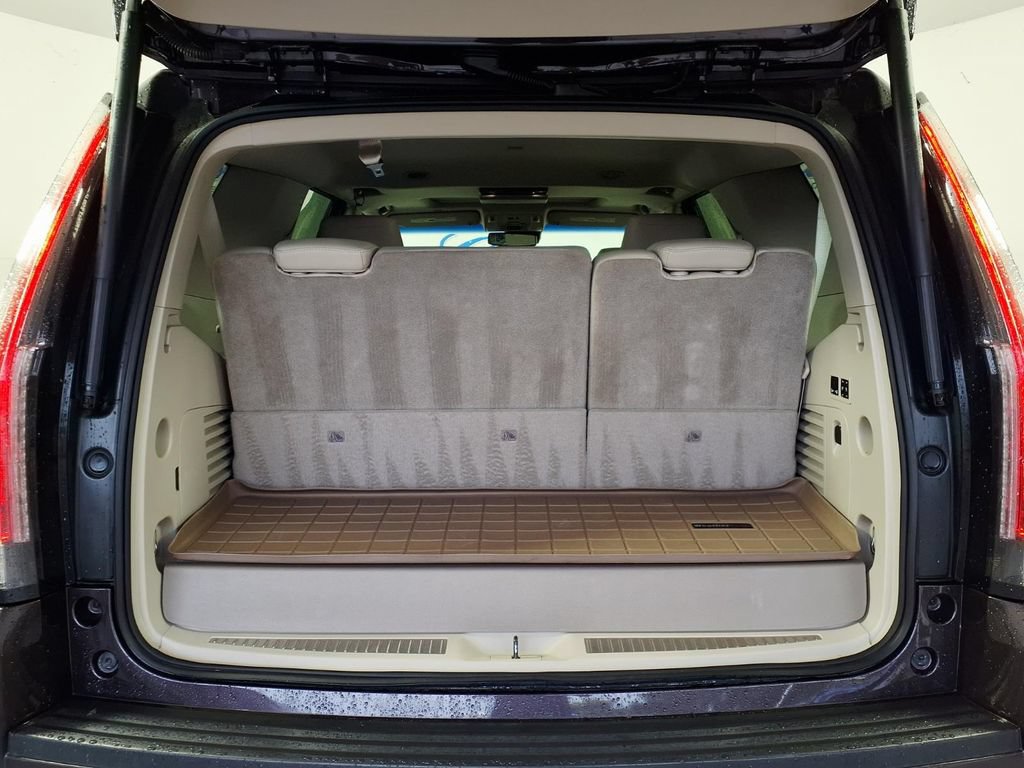 Used 2015 Cadillac Escalade Premium RWD image 10