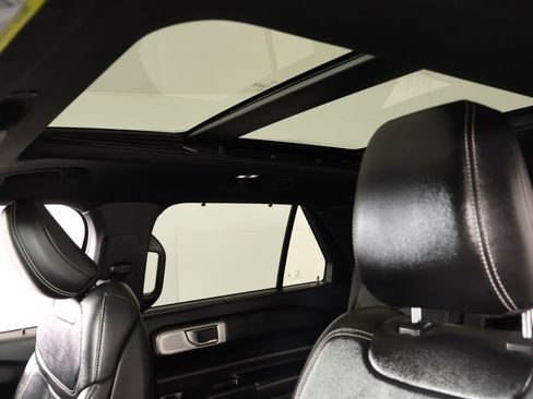 Used 2020 Ford Explorer ST w/ ST High-Performance Pack image 17