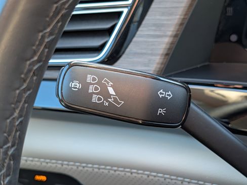 Certified 2024 Volkswagen Atlas SEL Premium R-Line image 24