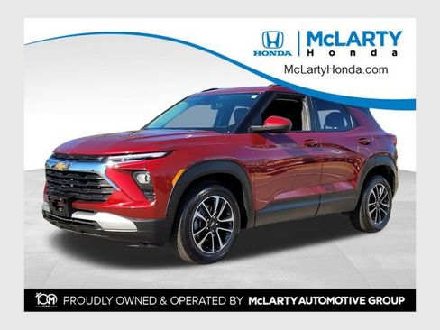 Used 2025 Chevrolet TrailBlazer LT image 1