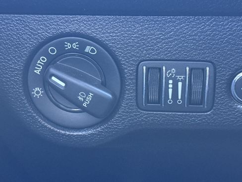 Used 2022 Dodge Challenger GT image 14