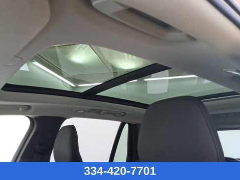 Certified 2025 Volvo XC90 B5 Plus image 33