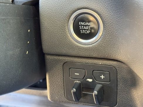 Used 2023 Toyota Tundra Limited image 18