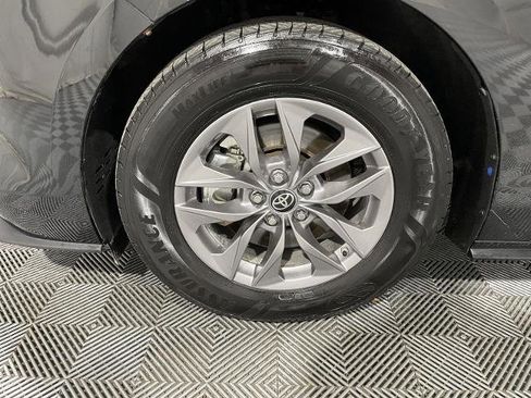 Used 2021 Toyota Sienna LE w/ LE Plus Package image 9