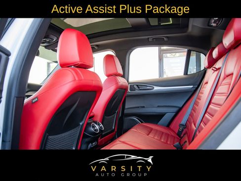 Used 2022 Alfa Romeo Stelvio Veloce image 11