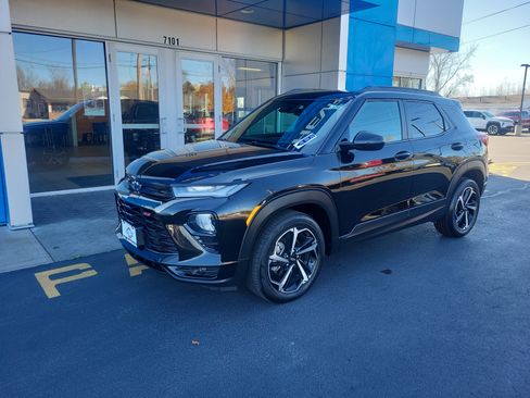 Certified 2023 Chevrolet TrailBlazer RS w/ Convenience Package image 2