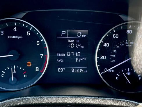 Used 2018 Hyundai Elantra SE image 20