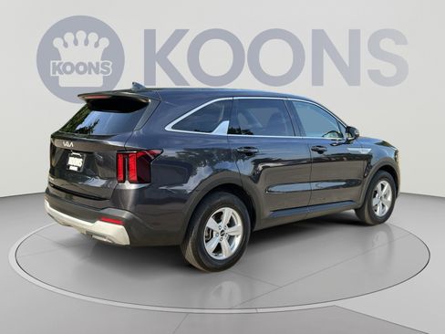Used 2025 Kia Sorento LX FWD image 7