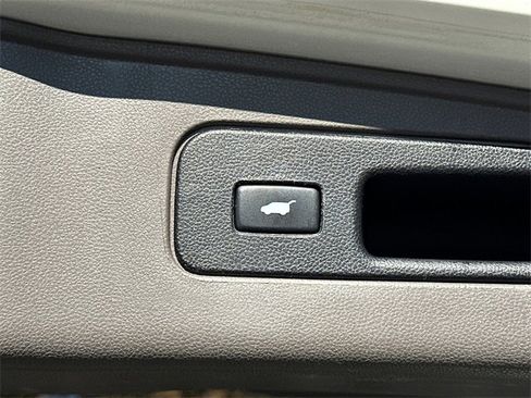 Used 2016 Honda Odyssey Touring image 7