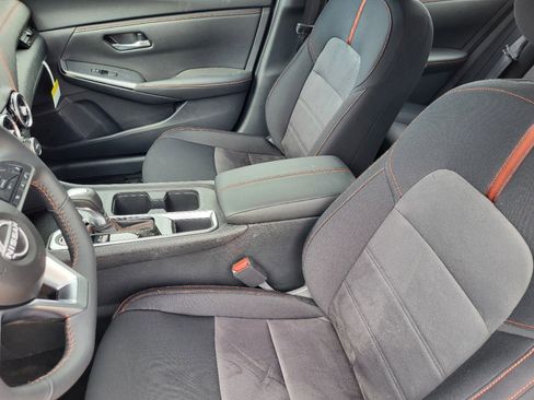 New 2025 Nissan Sentra SR image 12