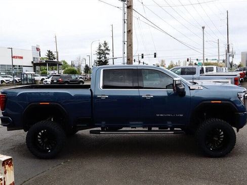 Used 2025 GMC Sierra 3500 Denali w/ Denali Reserve Package image 6