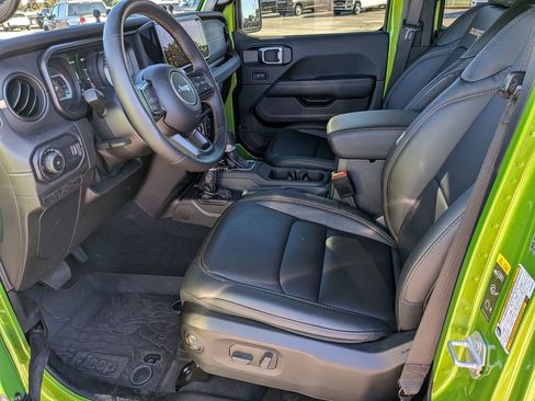 Used 2025 Jeep Wrangler Unlimited Rubicon 392 image 14