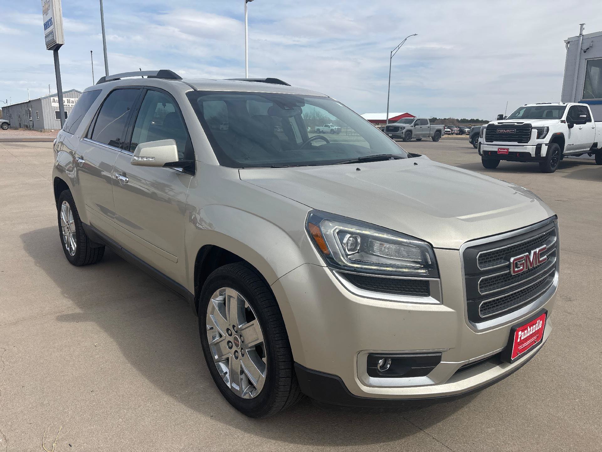 Used 2017 GMC Acadia Limited SLT AWD/4WD image 16