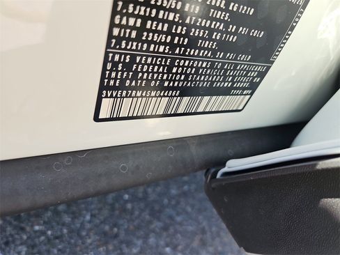 New 2025 Volkswagen Tiguan SE image 6