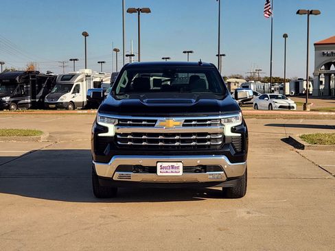 Used 2022 Chevrolet Silverado 1500 LTZ w/ Z71 Off-Road Package image 6