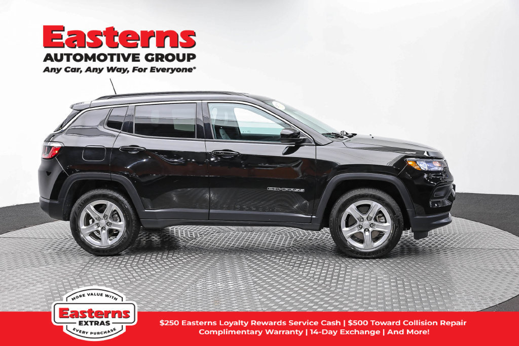 Used 2024 Jeep Compass Latitude AWD/4WD image 5