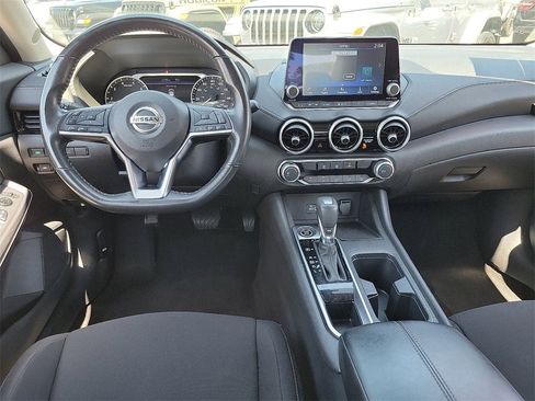 Used 2023 Nissan Sentra SV image 4