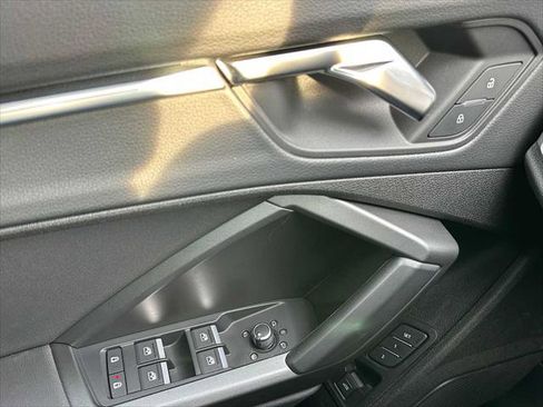 Used 2024 Audi Q3 2.0T Premium Plus image 33