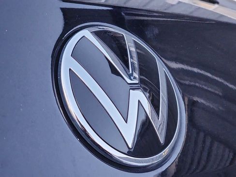 Used 2023 Volkswagen Taos SE image 29