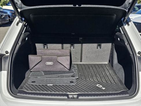 Used 2024 Audi Q4 e-tron Premium Plus image 7