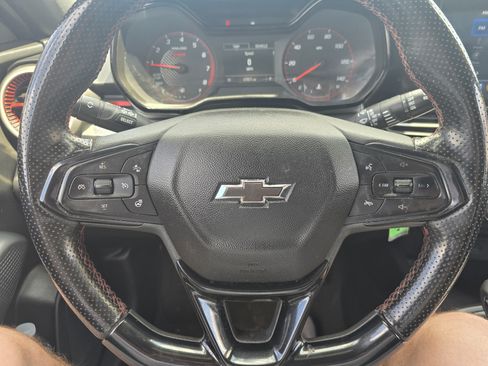 Used 2025 Chevrolet Trax RS w/ Driver Confidence Package FWD image 7