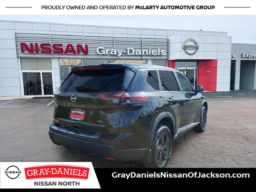Certified 2026 Nissan Rogue SV AWD/4WD image 9