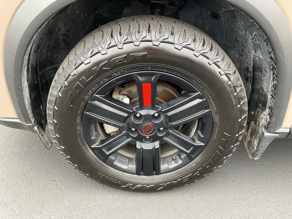 Used 2025 Nissan Rogue SV AWD/4WD image 9