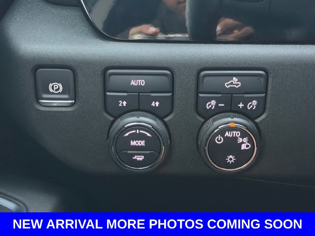 Used 2024 Chevrolet Silverado 1500 LT AWD/4WD image 26